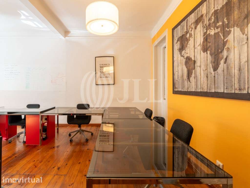 Apartamento T3 remodelado, nas Avenidas Novas, em Lisboa - Grande imagem: 4/35