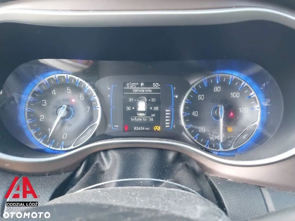 Chrysler Pacifica - 12