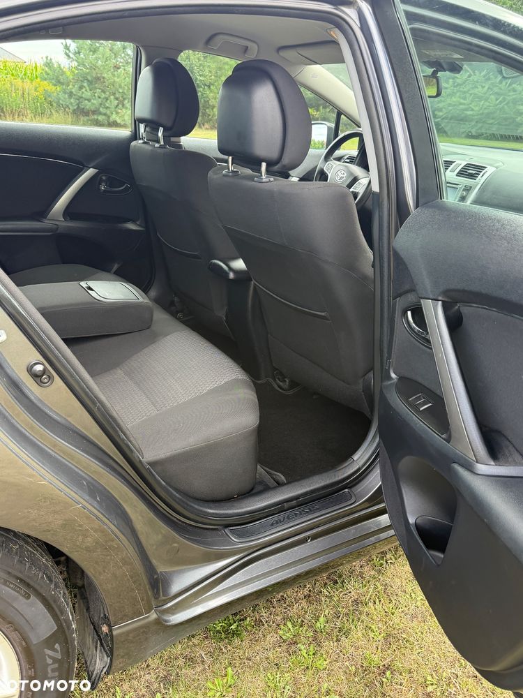 Toyota Avensis 2.0 D-4D Active - 21