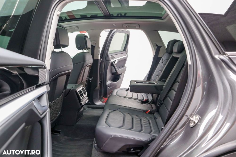Volkswagen Touareg - 24