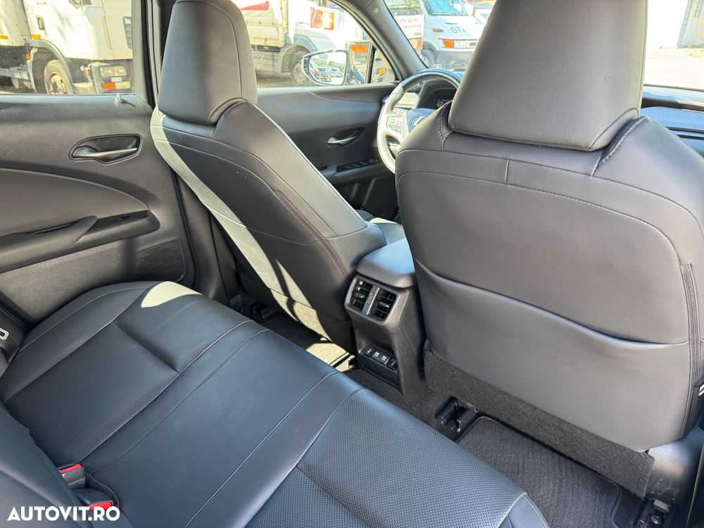 Lexus UX 300e Executive - 26