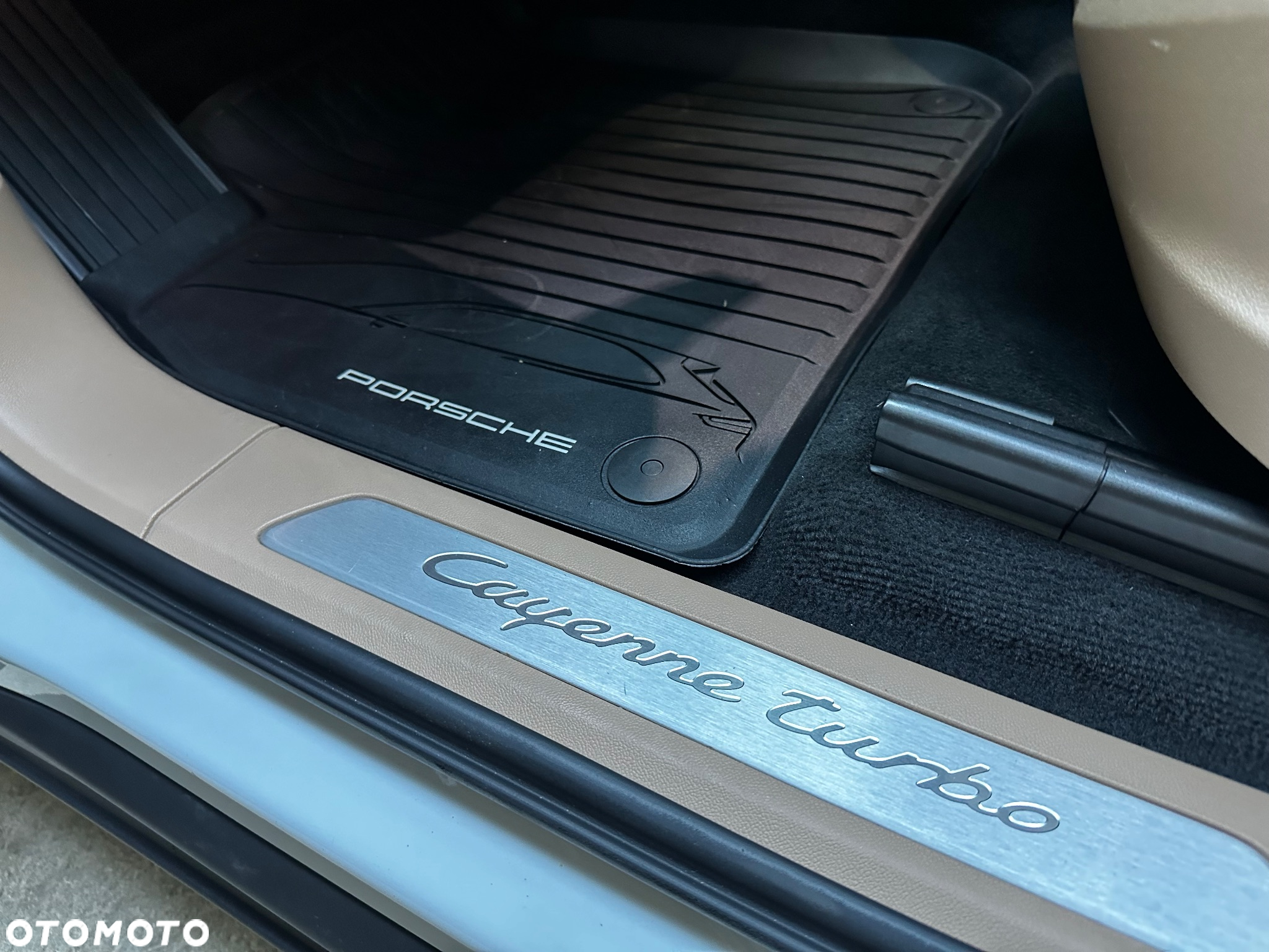 Porsche Cayenne Turbo - 16