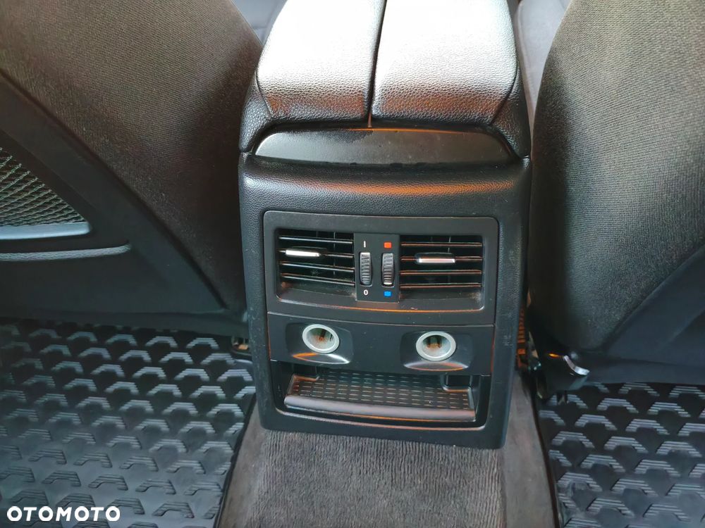 BMW Seria 3 - 34