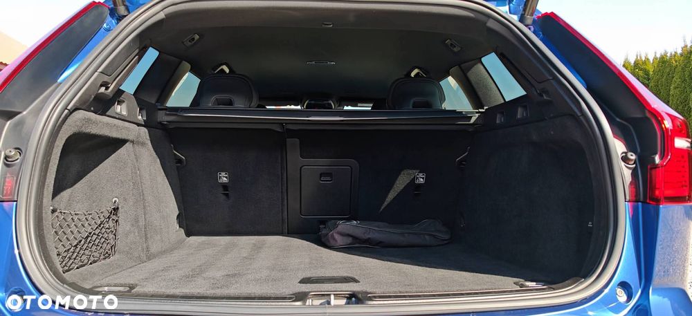 Volvo V60 D4 AWD R-Design - 36