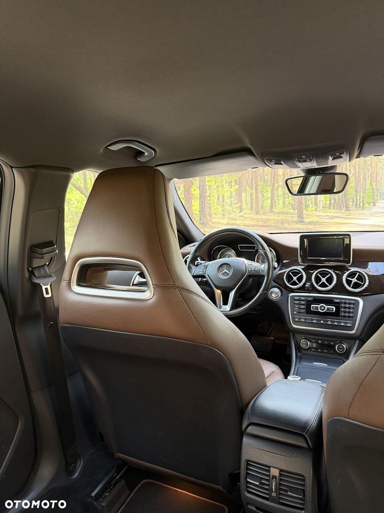 Mercedes-Benz GLA 250 4-Matic - 8