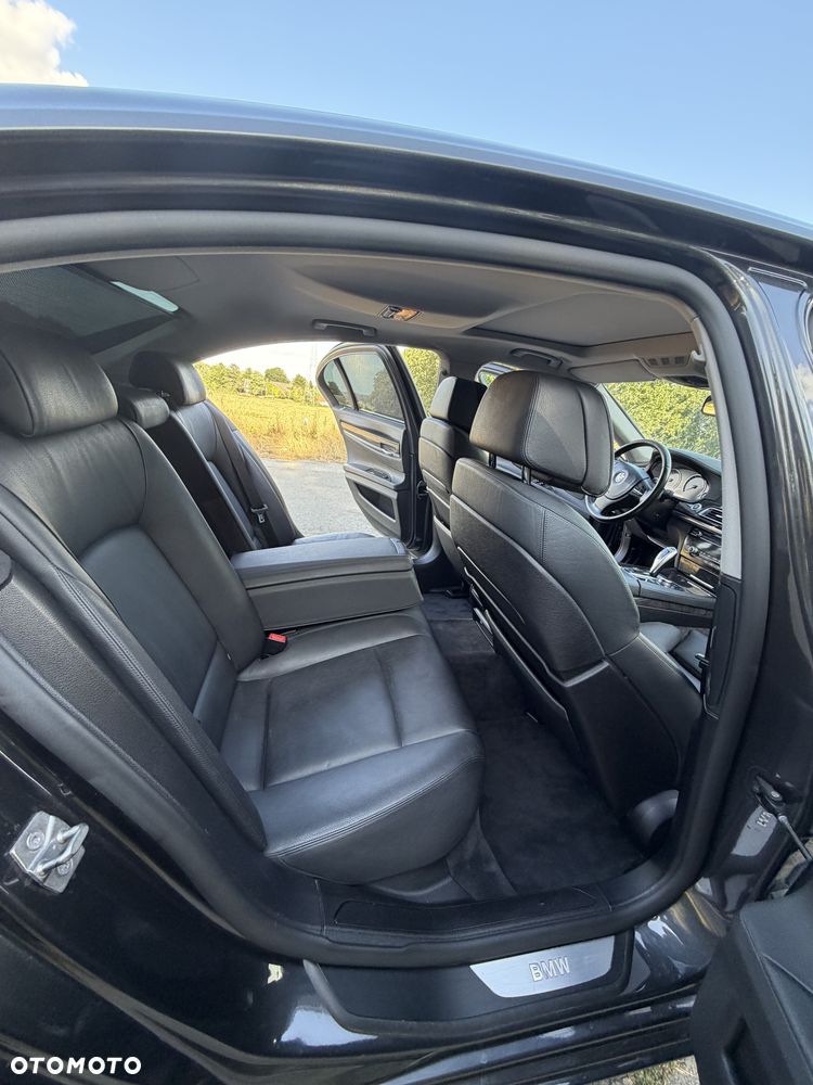BMW Seria 7 740i - 9