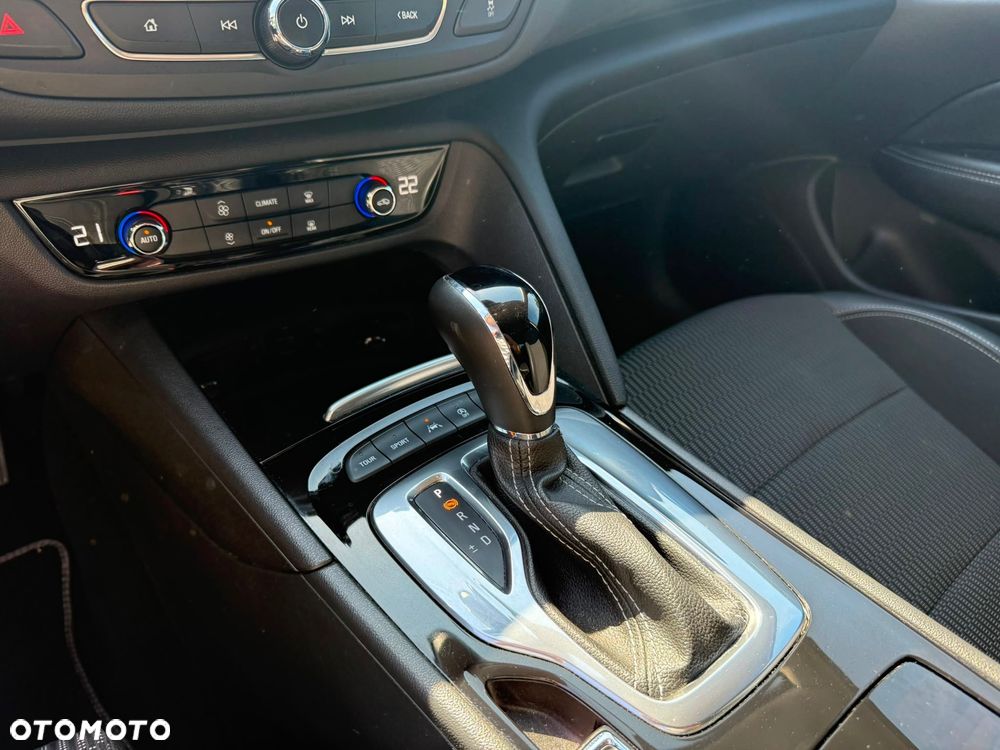 Opel Insignia 1.6 T Innovation S&S - 19