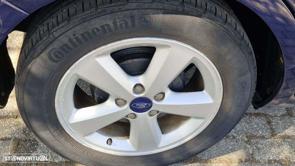 Ford Focus - 24
