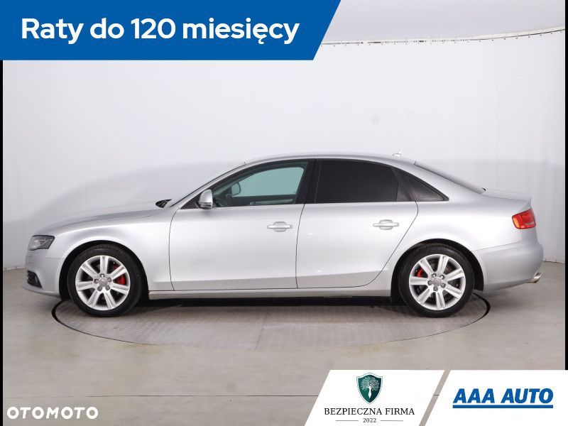 Audi A4 Limousine - 4