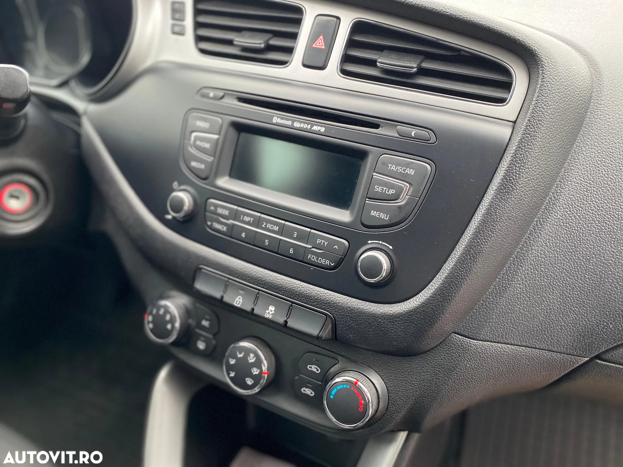 Kia Ceed 1.4 CVVT - 12