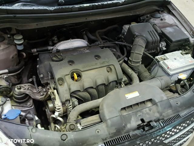 Dezmembrez Kia Ceed 1.4i - 3