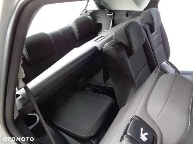 Toyota Verso 1.8 Prestige 7os EU6 - 15