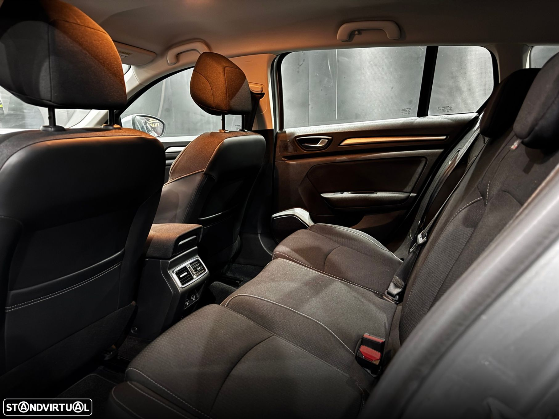 Renault Mégane Sport Tourer 1.6 E-Tech Plug-In Zen - 27