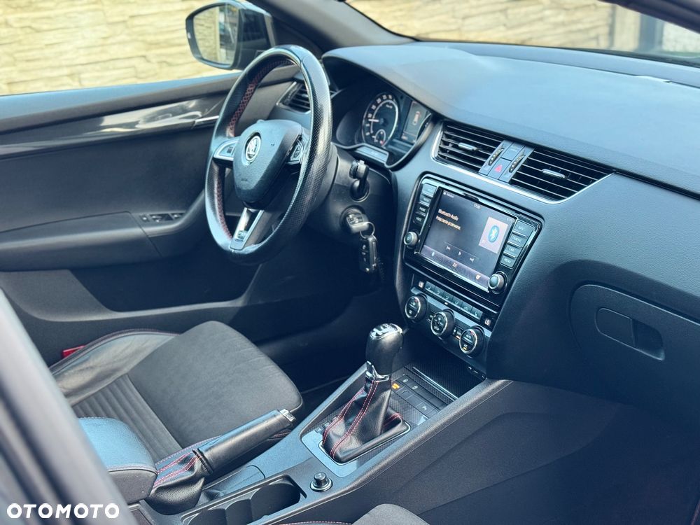 Skoda Octavia 2.0 TDI RS Challenge DSG - 33