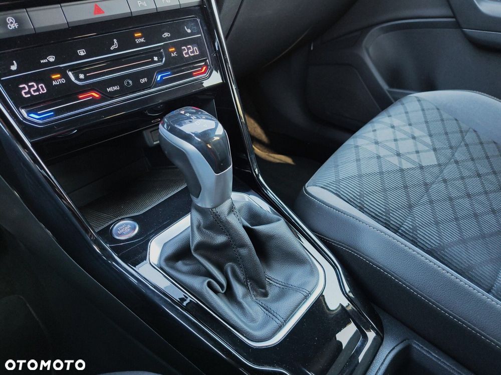 Volkswagen T-Roc - 23