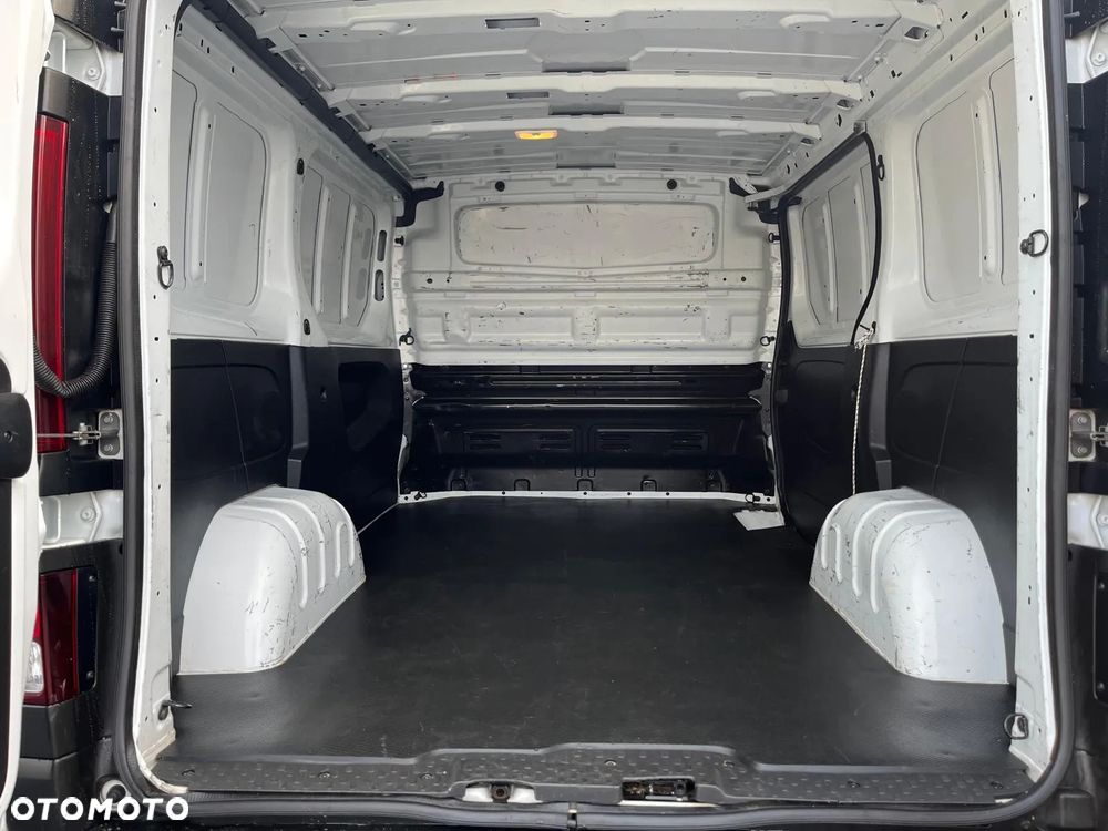 Renault Trafic - 9
