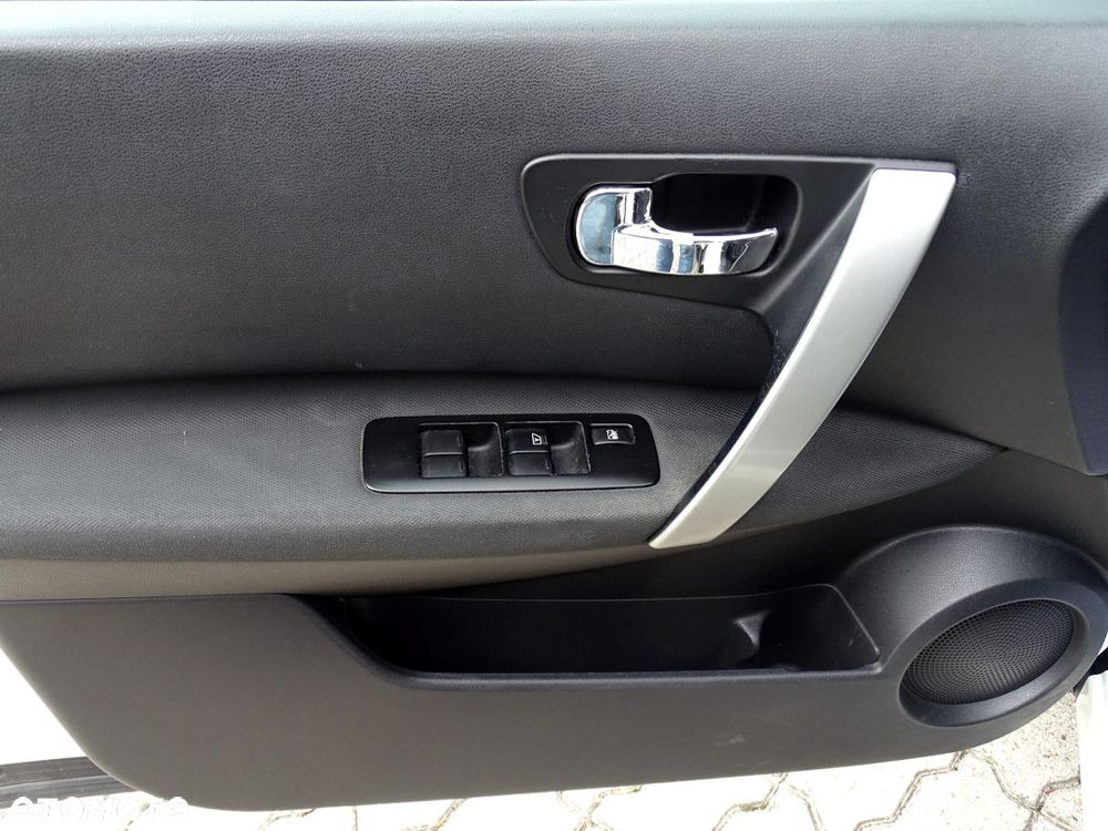Nissan Qashqai 2.0 CVT 360 - 9