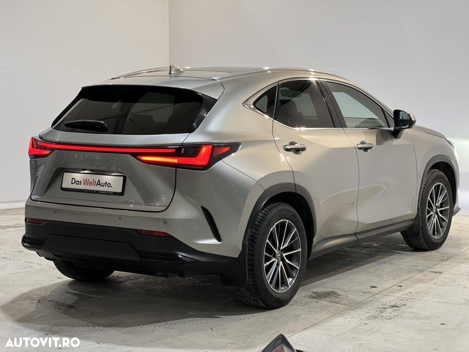 Lexus Seria NX - 40