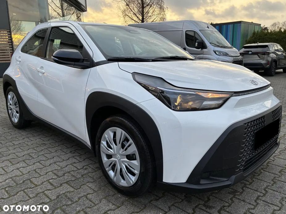 Toyota Aygo X Hybrid 1.5 Active e-CVT - 3