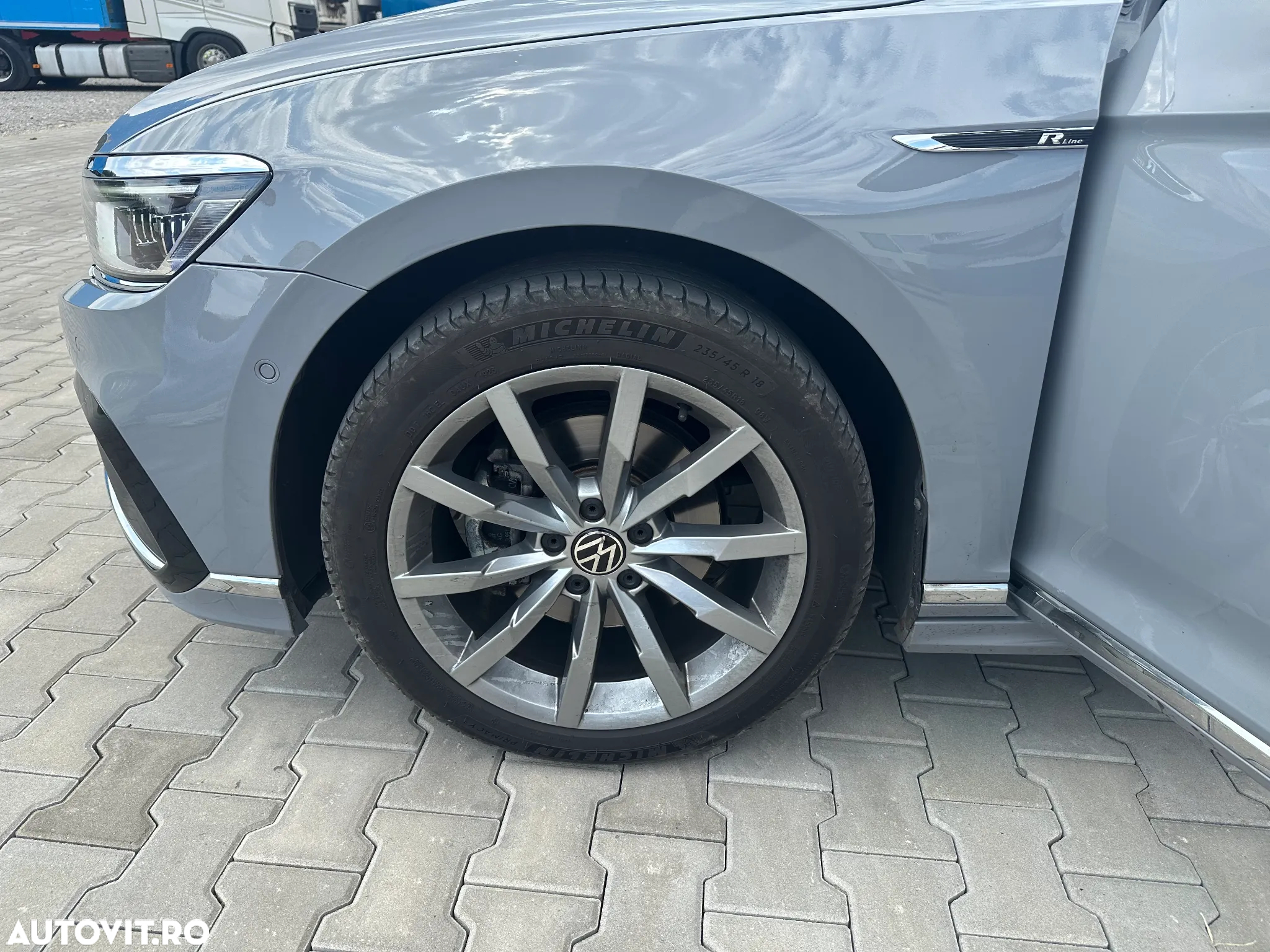 Volkswagen Passat 2.0 TDI SCR DSG - 13