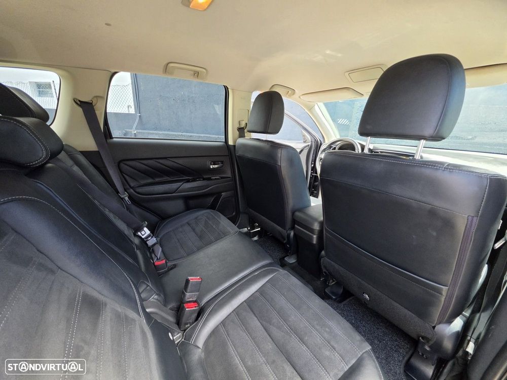 Mitsubishi Outlander 2.0 Intense Navi - 16