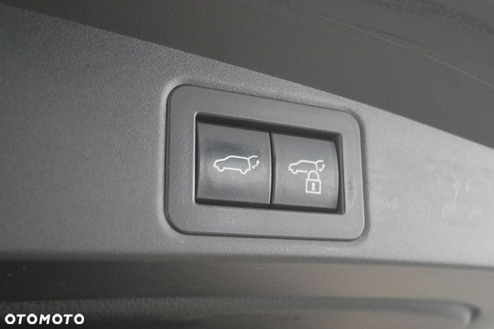 Toyota Corolla 1.8 Hybrid Style - 17