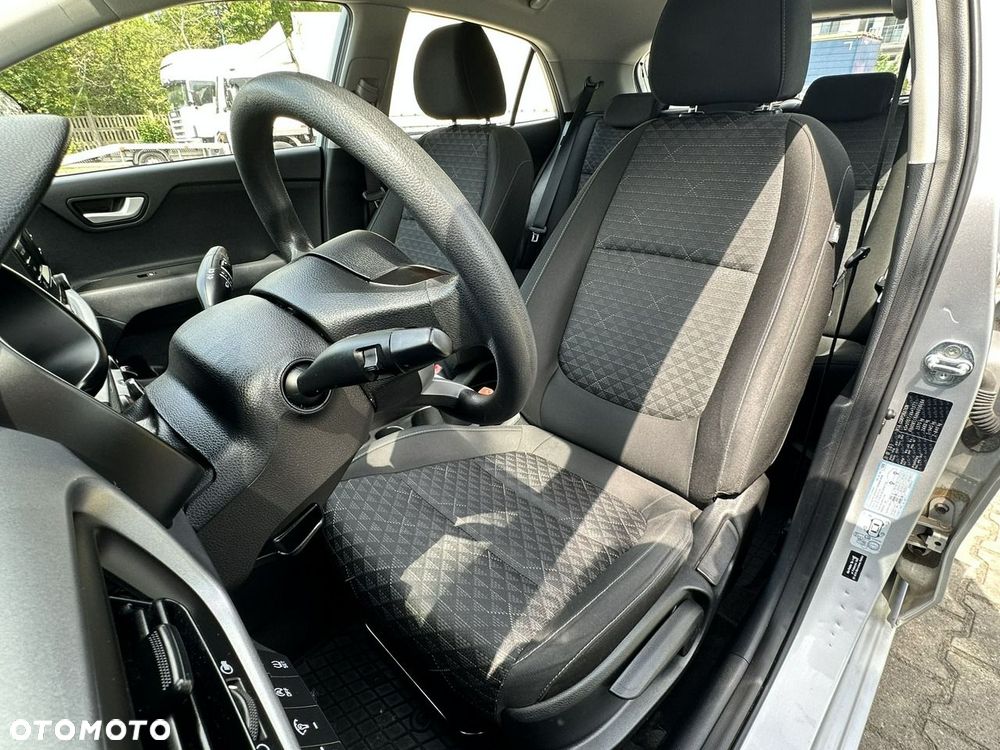 Kia Rio - 16