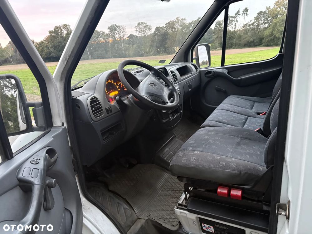 Mercedes-Benz Sprinter - 10