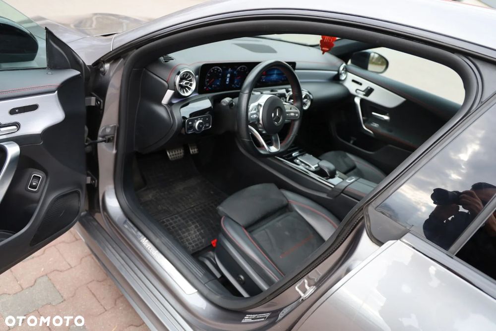 Mercedes-Benz CLA 220 4-Matic AMG Line 7G-DCT - 34