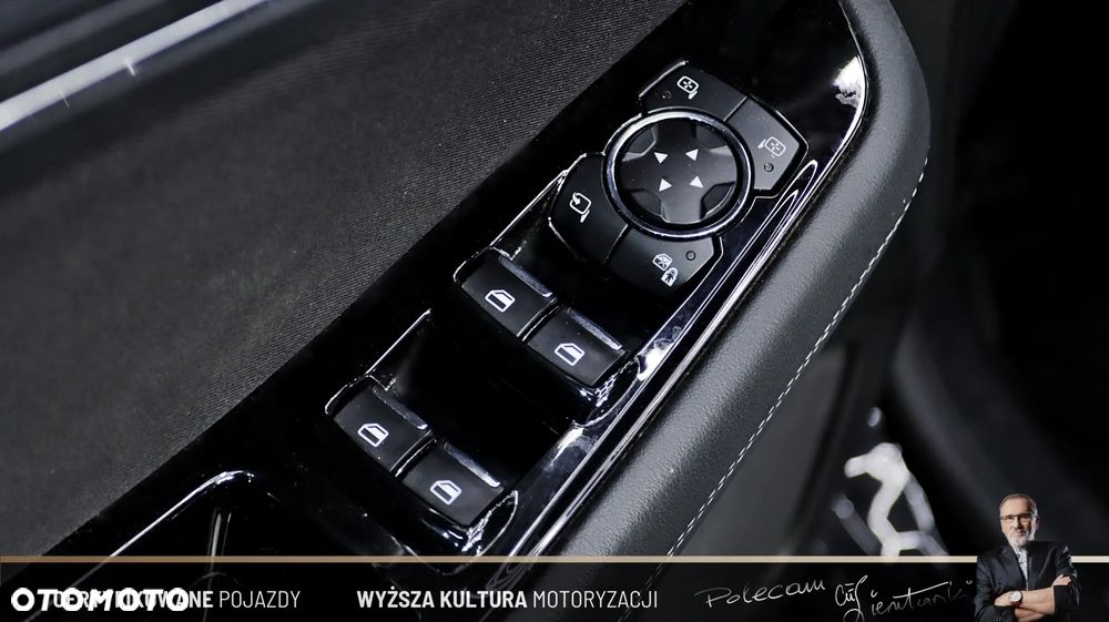 Ford S-Max 2.0 EcoBlue Titanium - 24