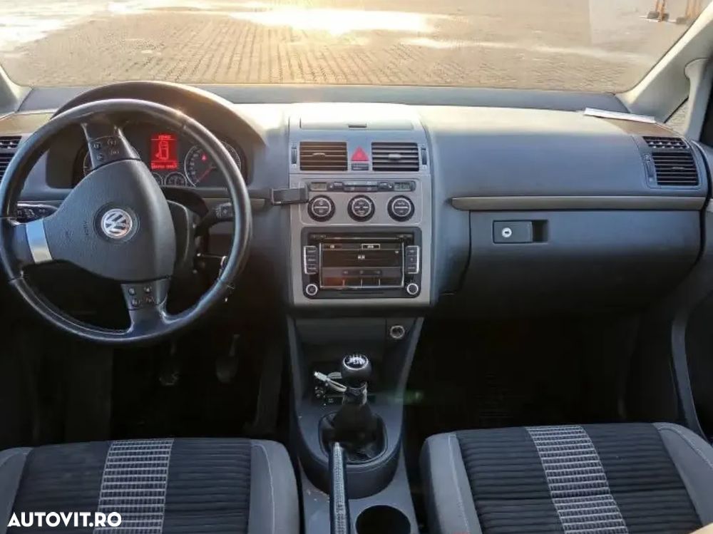 Volkswagen Touran 1.9TDI Highline - 6