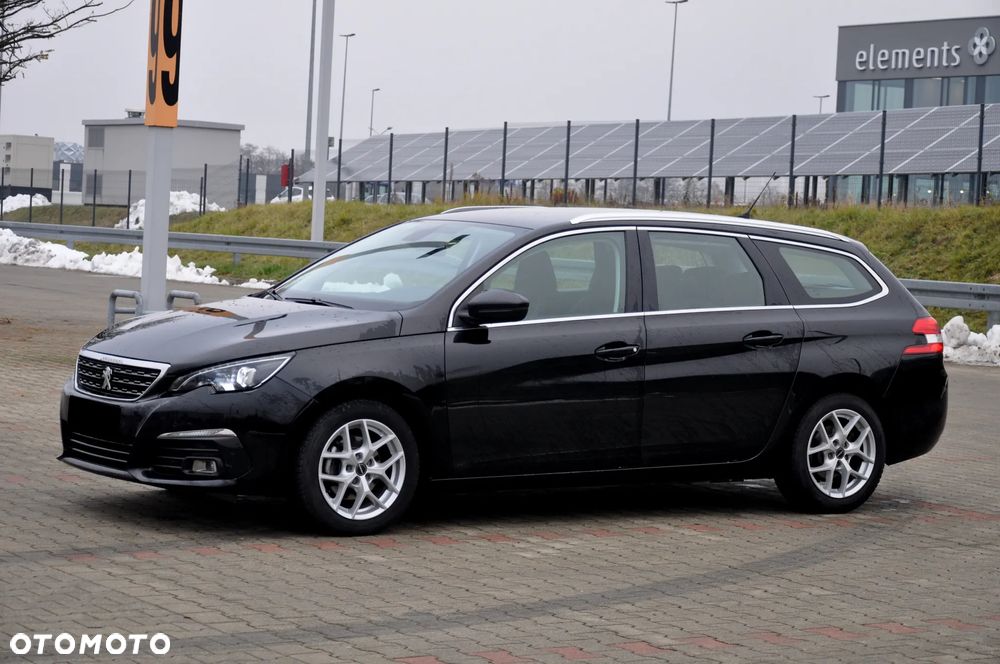 Peugeot 308 BlueHDi 130 EAT8 Black Edition - 4