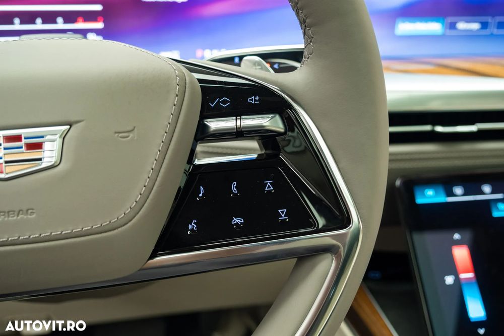 Cadillac Escalade - 32