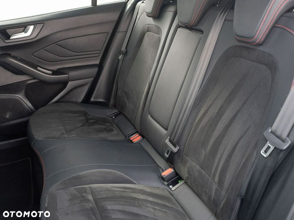 Ford Focus 2.3 EcoBoost ST - 28