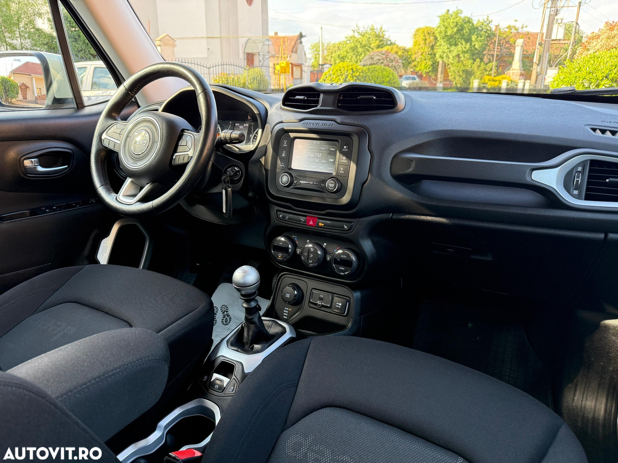 Jeep Renegade 2.0 M-Jet 4x4 Longitude - 10