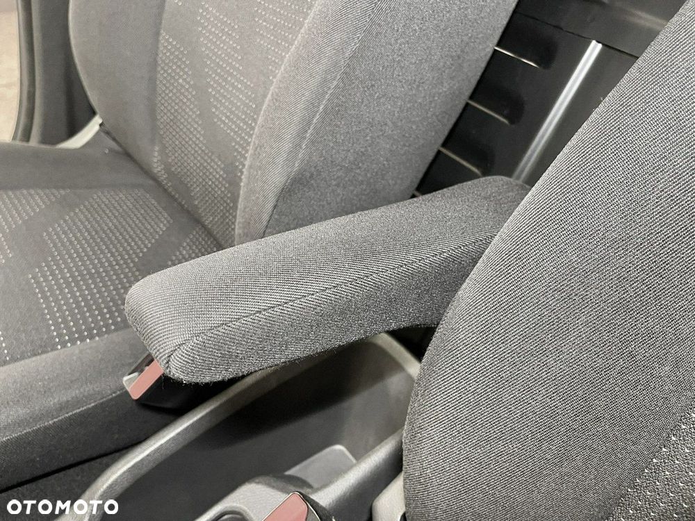 Ford Transit Courier - 15