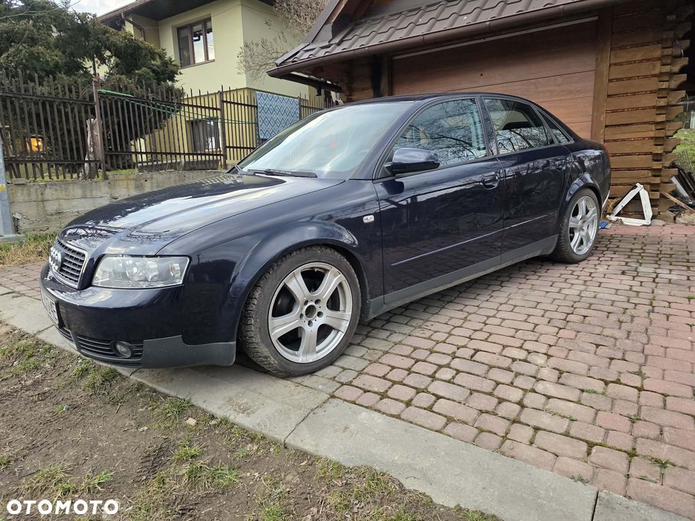 Audi A4 Limousine - 10