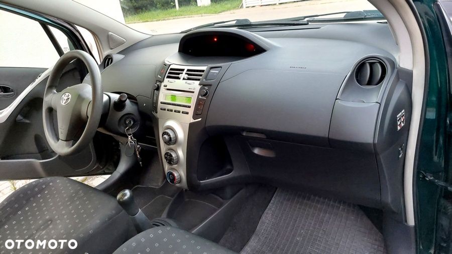 Toyota Yaris - 18