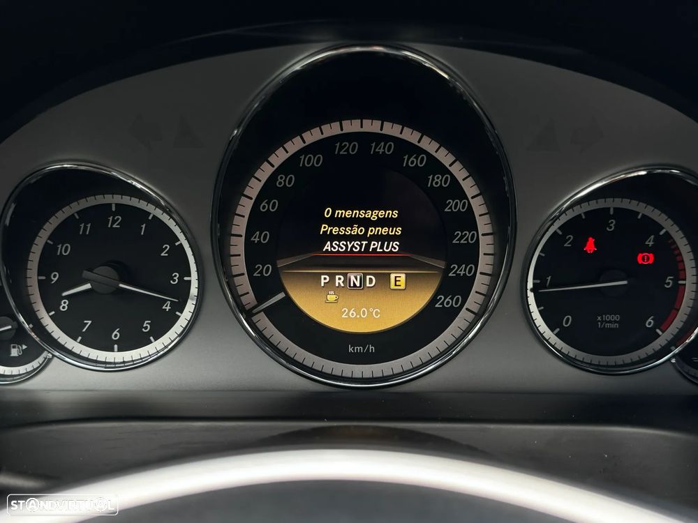 Mercedes-Benz E 220 CDI DPF BlueEFFICIENCY 7G-TRONIC Avantgarde - 18
