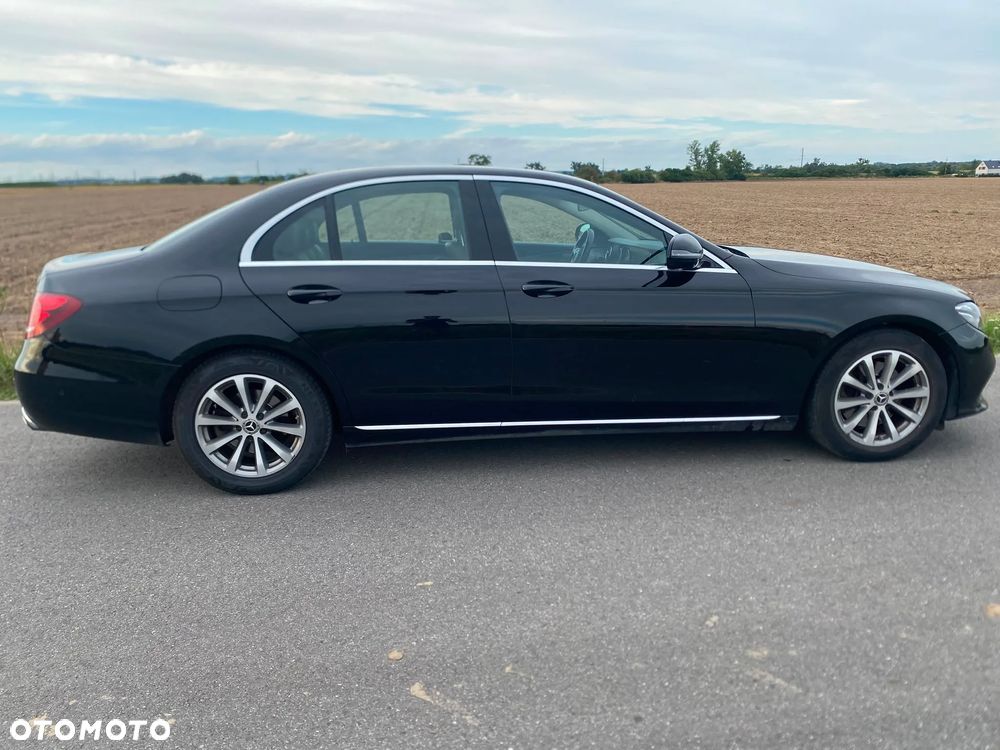 Mercedes-Benz Klasa E 220 d 4-Matic 9G-TRONIC - 9