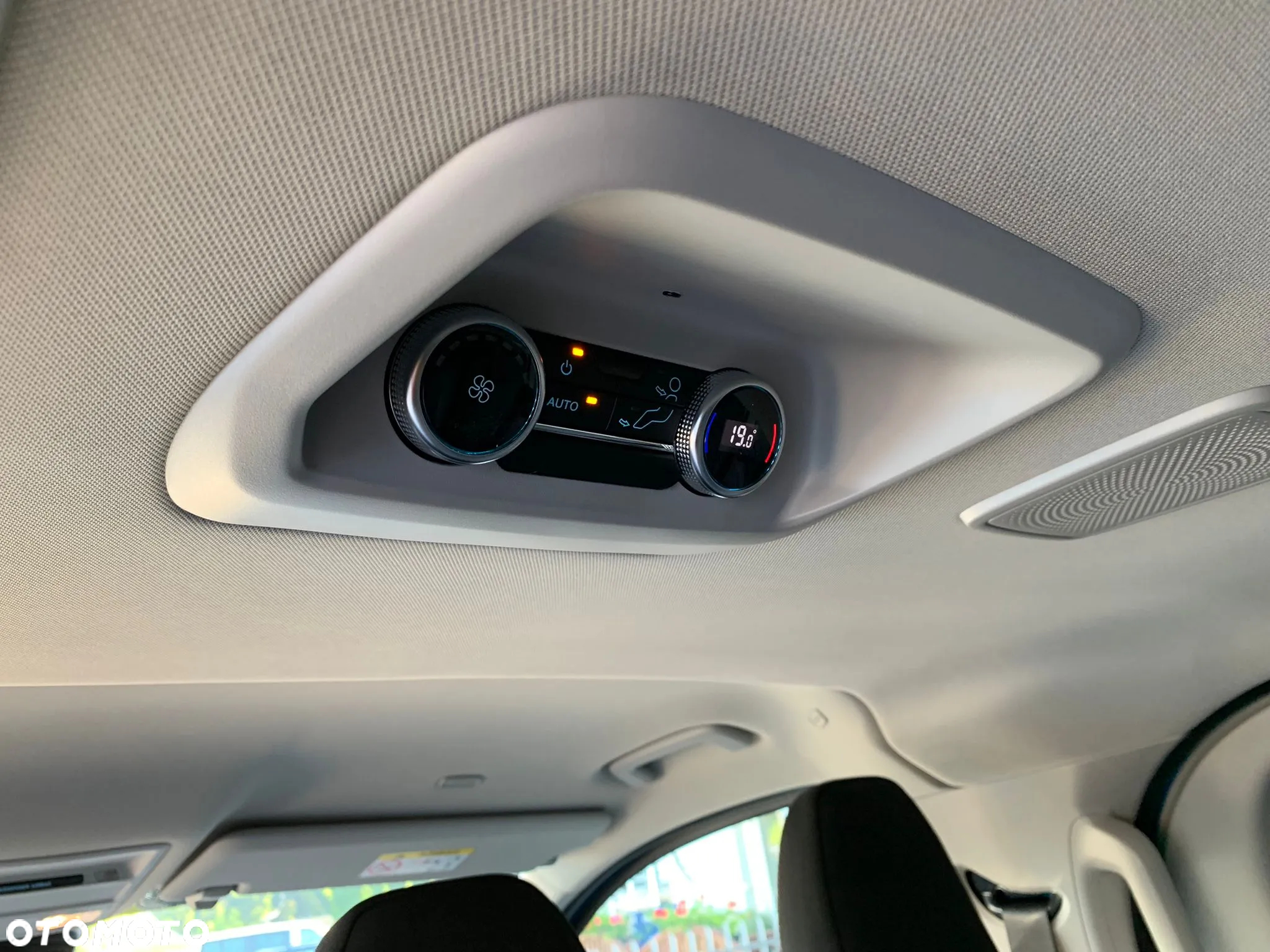 Ford Tourneo Custom 320 L2H1 VA Autm TitaniumX - 10