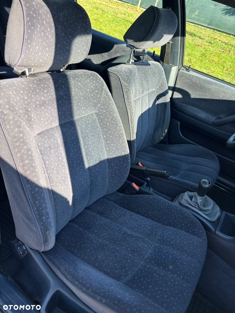 Volkswagen Passat Variant 1.8 GL - 17