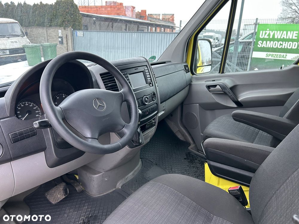 Mercedes-Benz Sprinter - 12