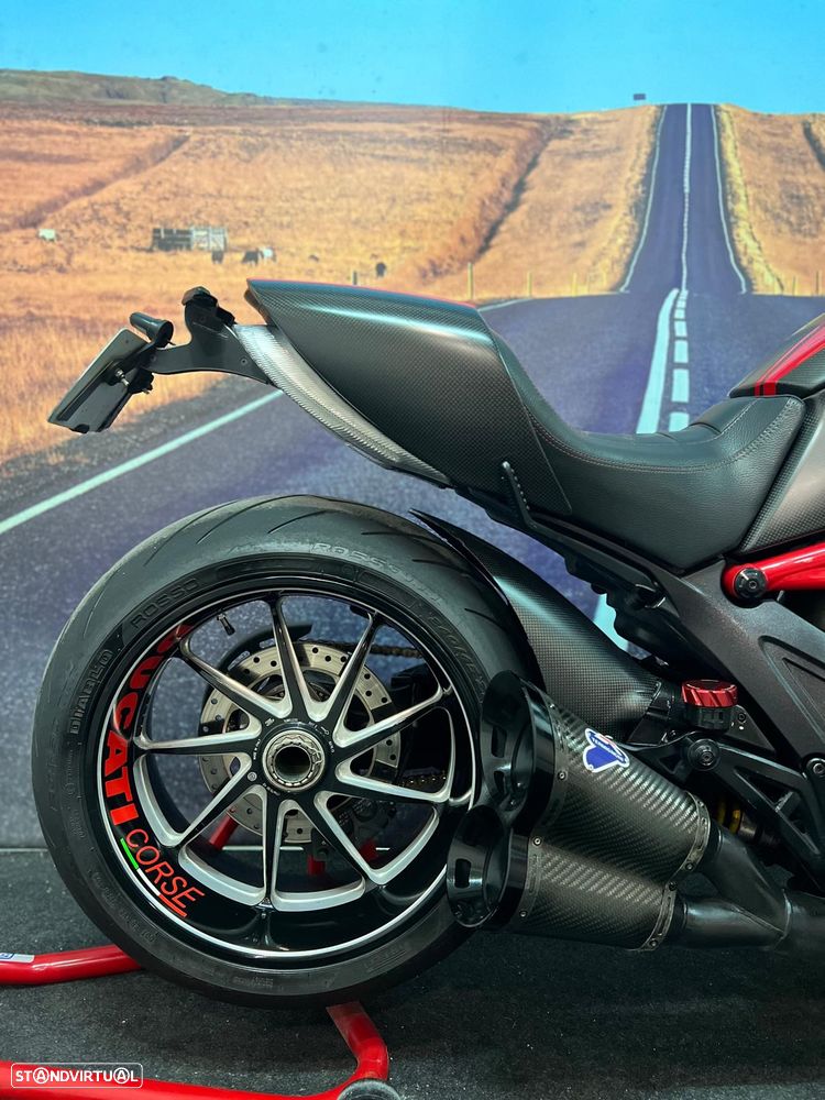 Ducati Diavel Carbon - 24