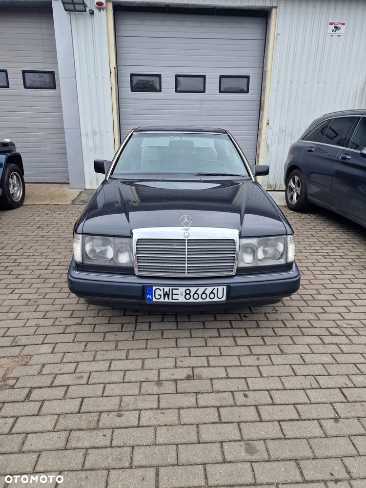 Mercedes-Benz W124 (1984-1993) - 12