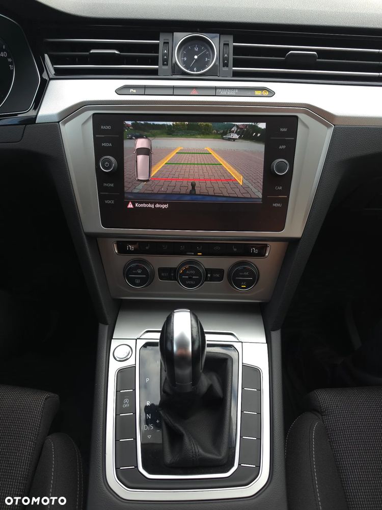 Volkswagen Passat 2.0 TDI SCR 4Mot DSG Comfortline - 17
