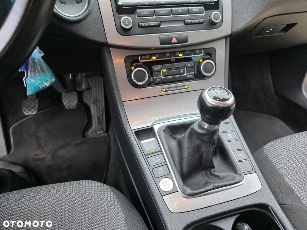 Volkswagen Passat 2.0 TDI Comfortline - 31