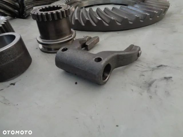 Tryby tylnego mostu New Holland 8560 - 6