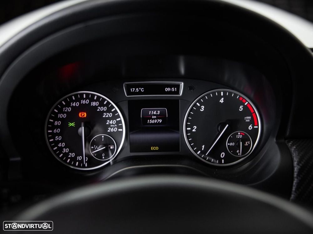 Mercedes-Benz GLA 200 - 12