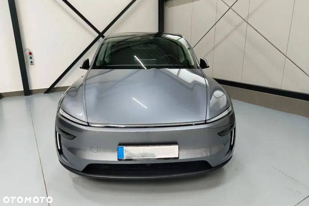 Tesla Y 79kWh Long Range AWD - 8